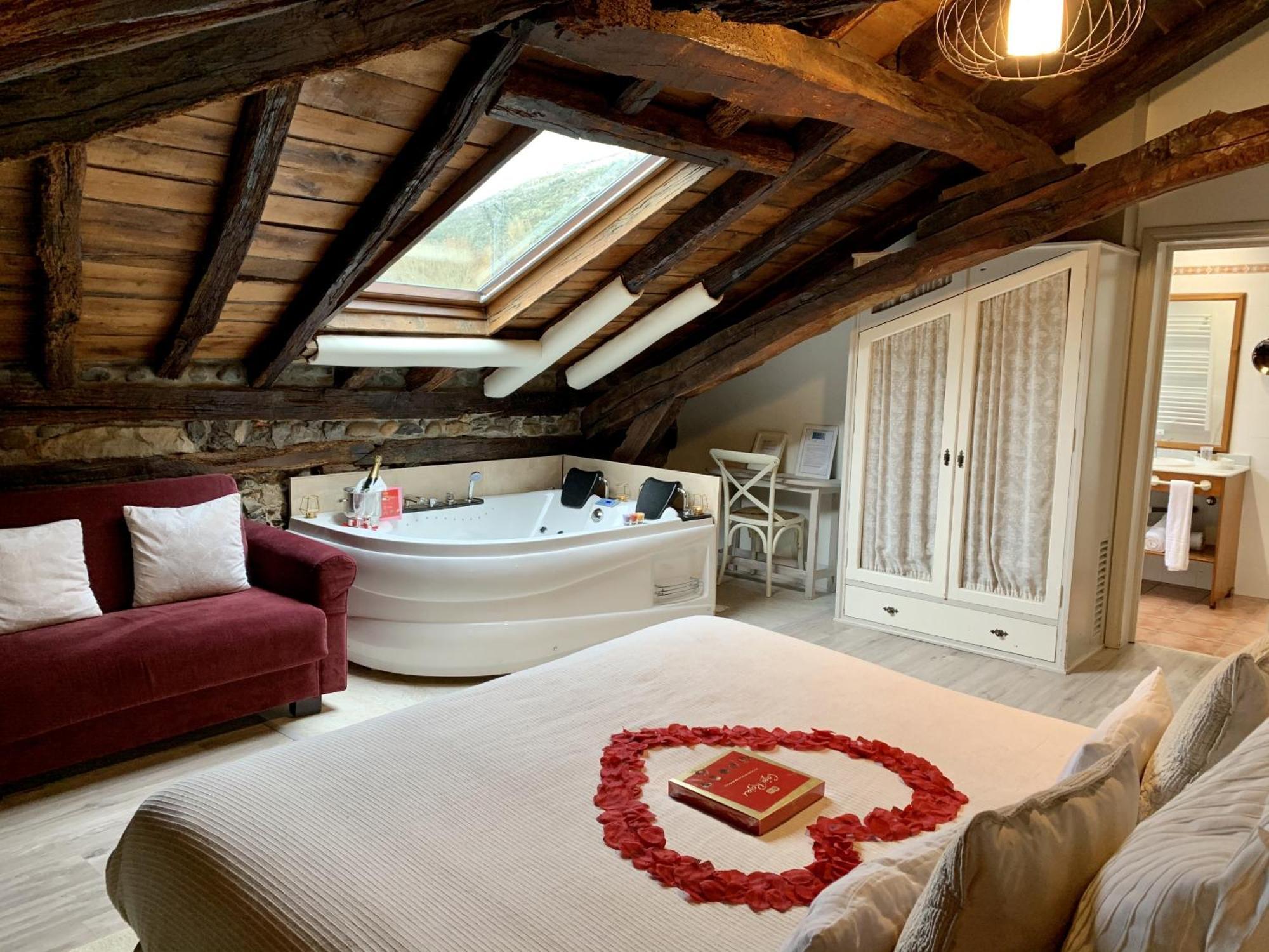 Akla Hotel Palacio Torre De Ruesga Calseca Eksteriør bilde