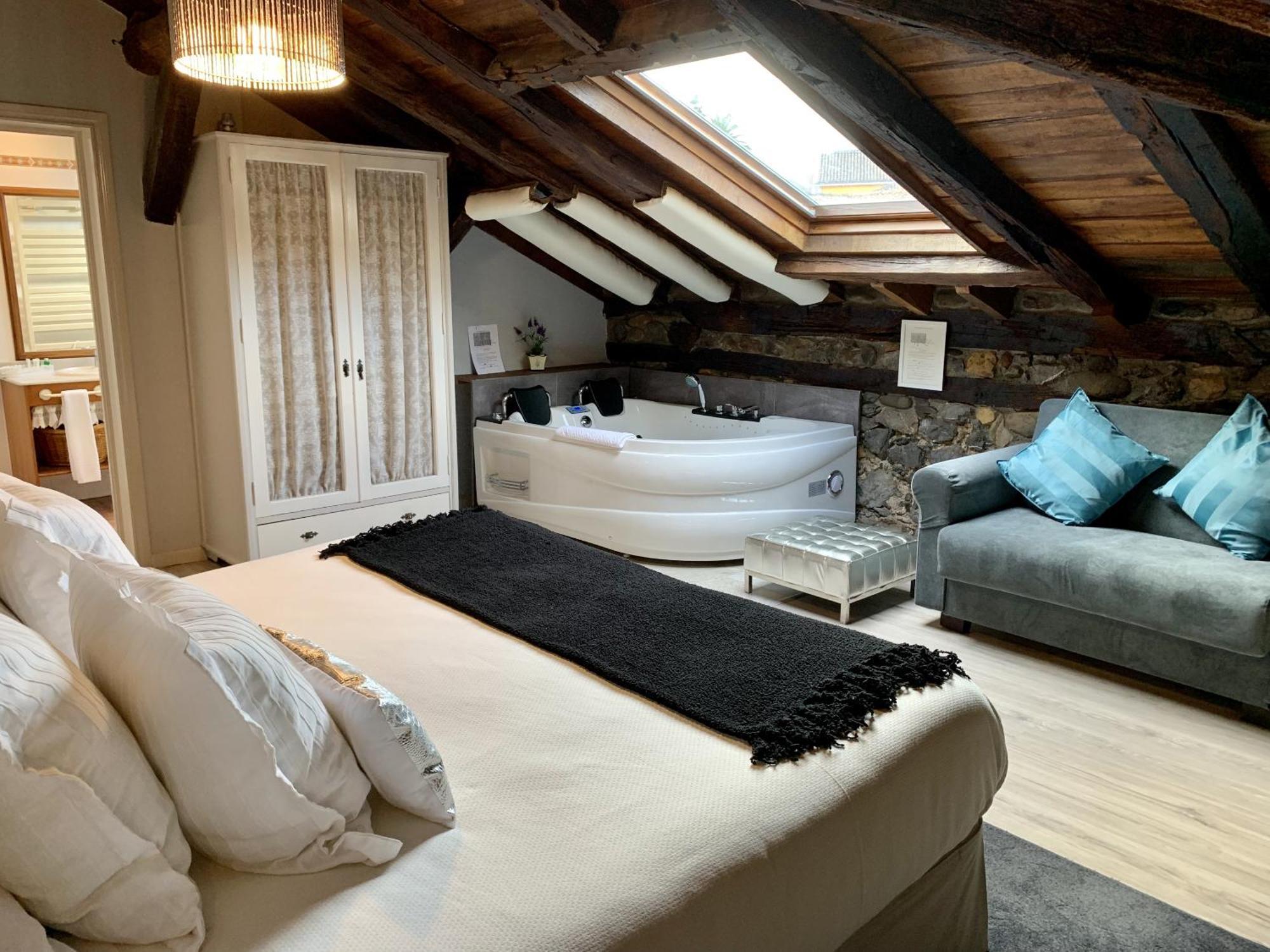 Akla Hotel Palacio Torre De Ruesga Calseca Eksteriør bilde