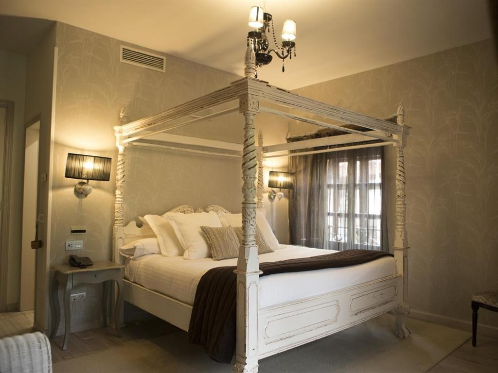 Akla Hotel Palacio Torre De Ruesga Calseca Eksteriør bilde